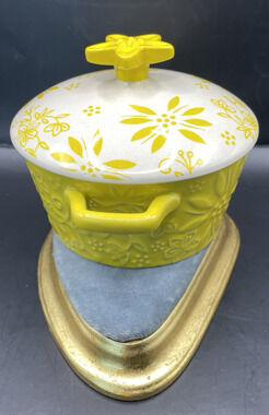 TEMPTATIONS BY TARA CLASSIC YELLOW EMBOSSED BOWL WITH LID